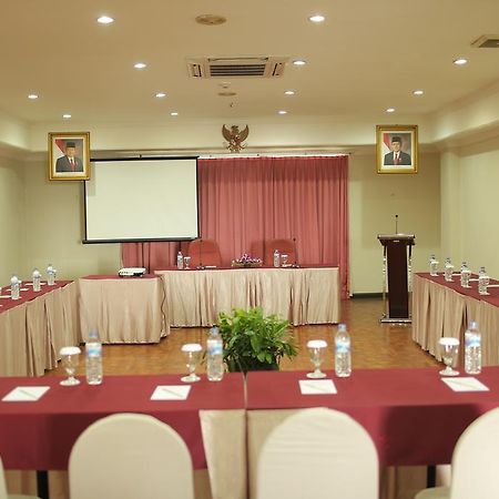 Weta International Hotel Surabaya Kültér fotó