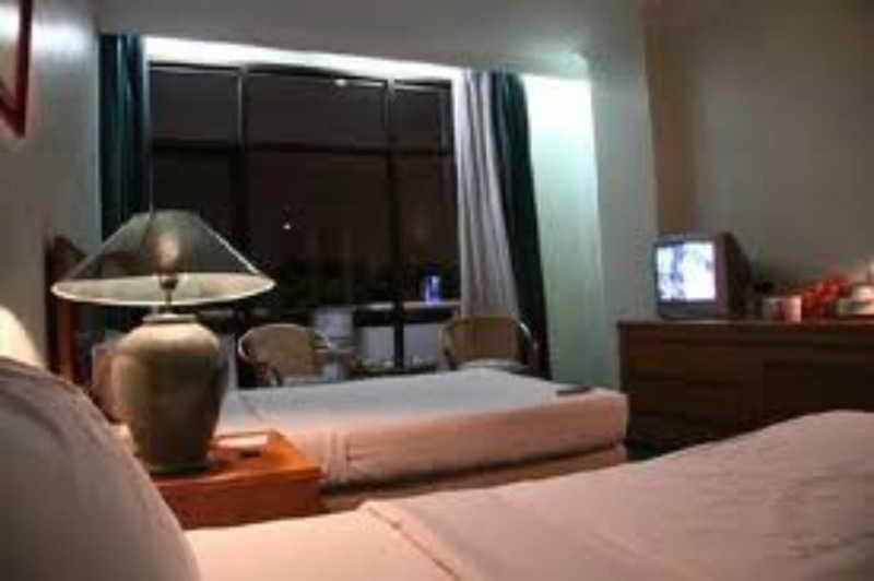 Weta International Hotel Surabaya Kültér fotó