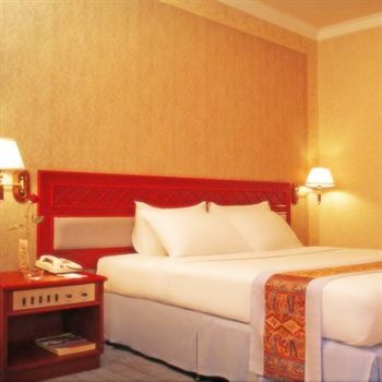 Weta International Hotel Surabaya Kültér fotó